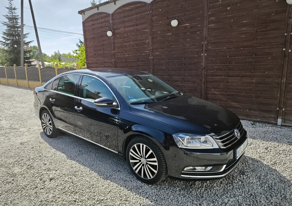 Volkswagen Passat cena 38999 przebieg: 260290, rok produkcji 2012 z Ustroń małe 106